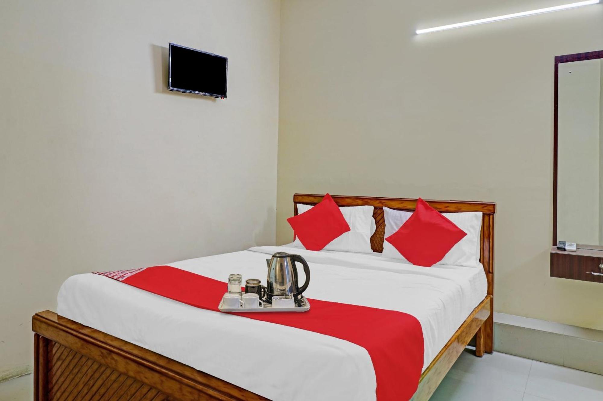 Hotel O Lakshmi Sri Deluxe Boarding & Lodgeing Kumbalgod Luaran gambar