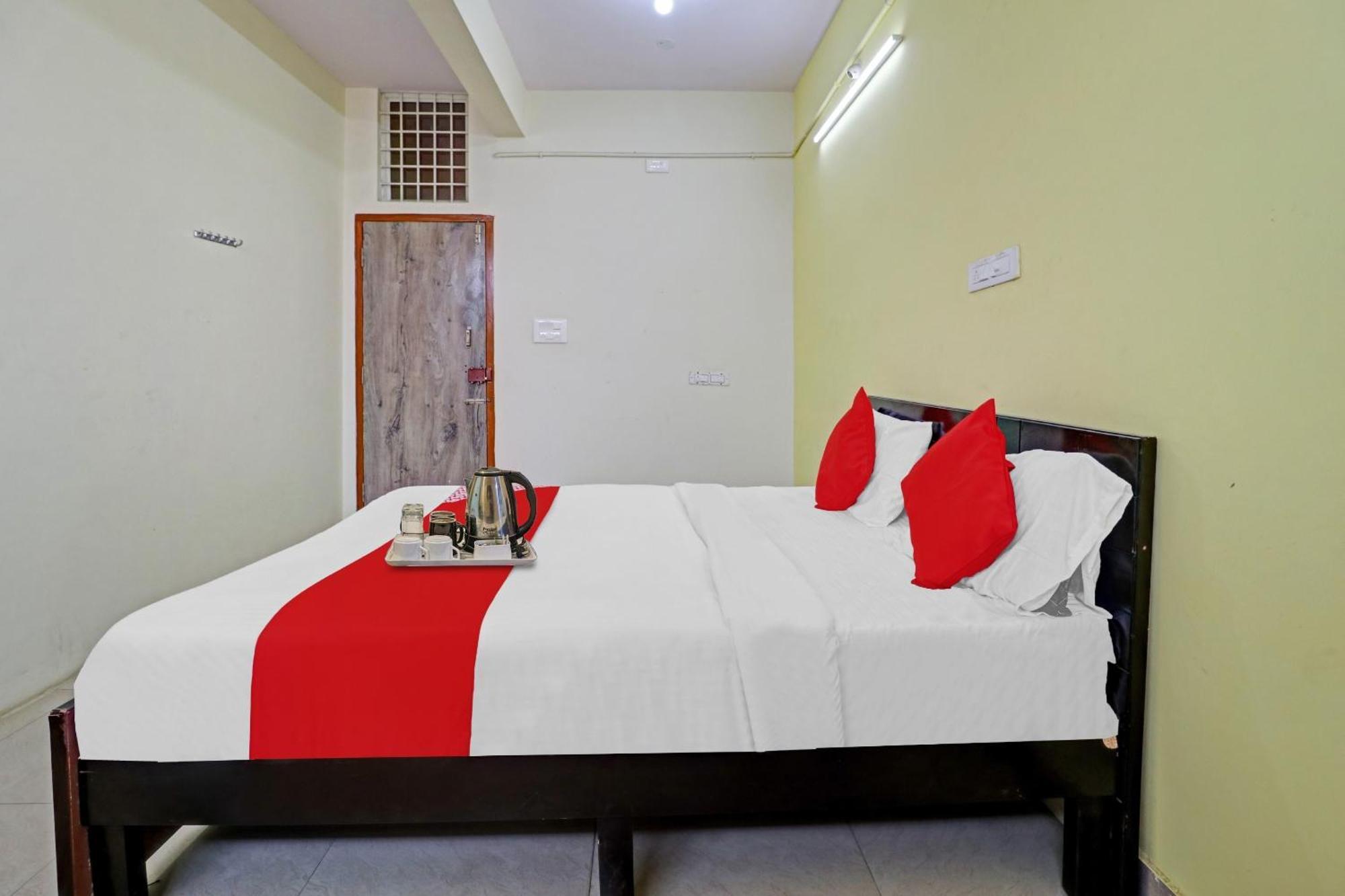 Hotel O Lakshmi Sri Deluxe Boarding & Lodgeing Kumbalgod Luaran gambar
